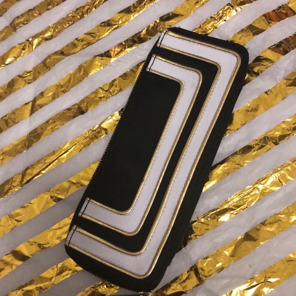 MAC Cosmectic WALLET NEW - Picture 2 of 4